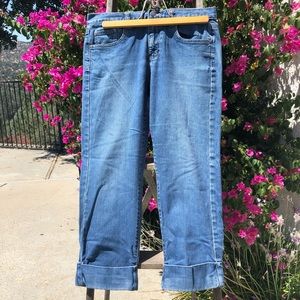 SALE!!! CALVIN KLEIN CUFFED HEM CAPRI JEANS